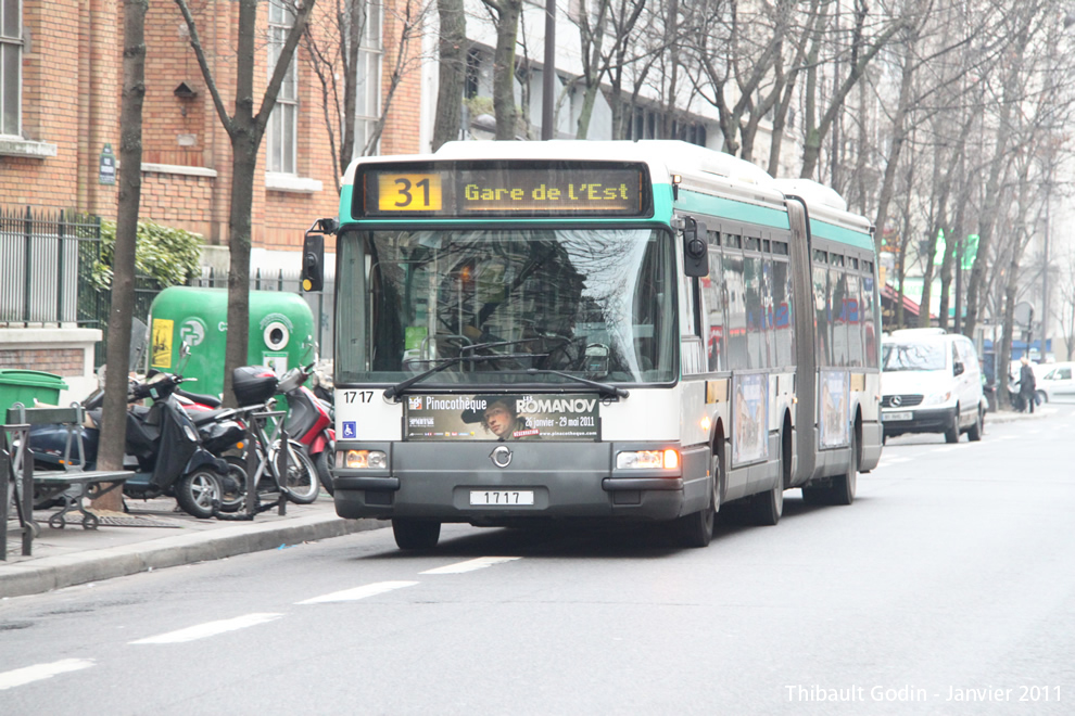 Bus 1717 sur la ligne 31 (RATP) à Ordener (Paris)