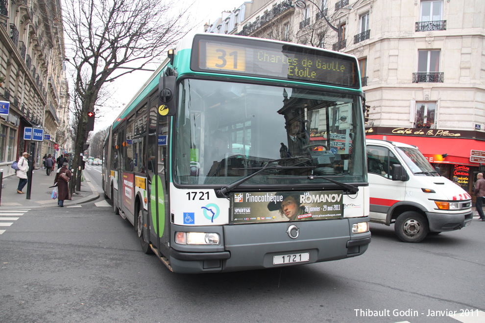 Bus 1721 sur la ligne 31 (RATP) à Jules Joffrin (Paris)