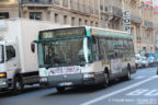 Bus 7386 (879 QFF 75) sur la ligne 32 (RATP) à Trinité - d'Estienne d'Orves (Paris)