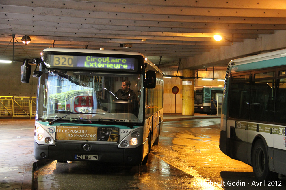 Bus 3266 (421 REJ 75) sur la ligne 320 (RATP) à Noisy-le-Grand