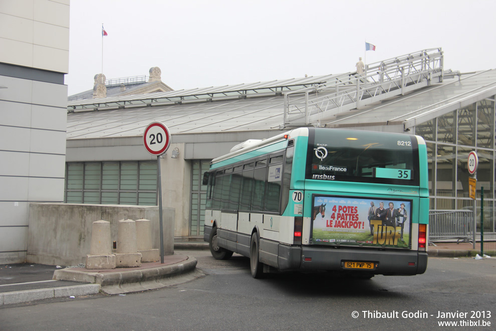 Bus 8212 (621 PWP 75) sur la ligne 35 (RATP) à Gare du Nord (Paris)