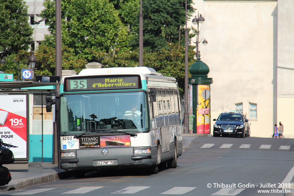 Bus 8202 (643 PWP 75) sur la ligne 35 (RATP) à Gare de l'Est (Paris)