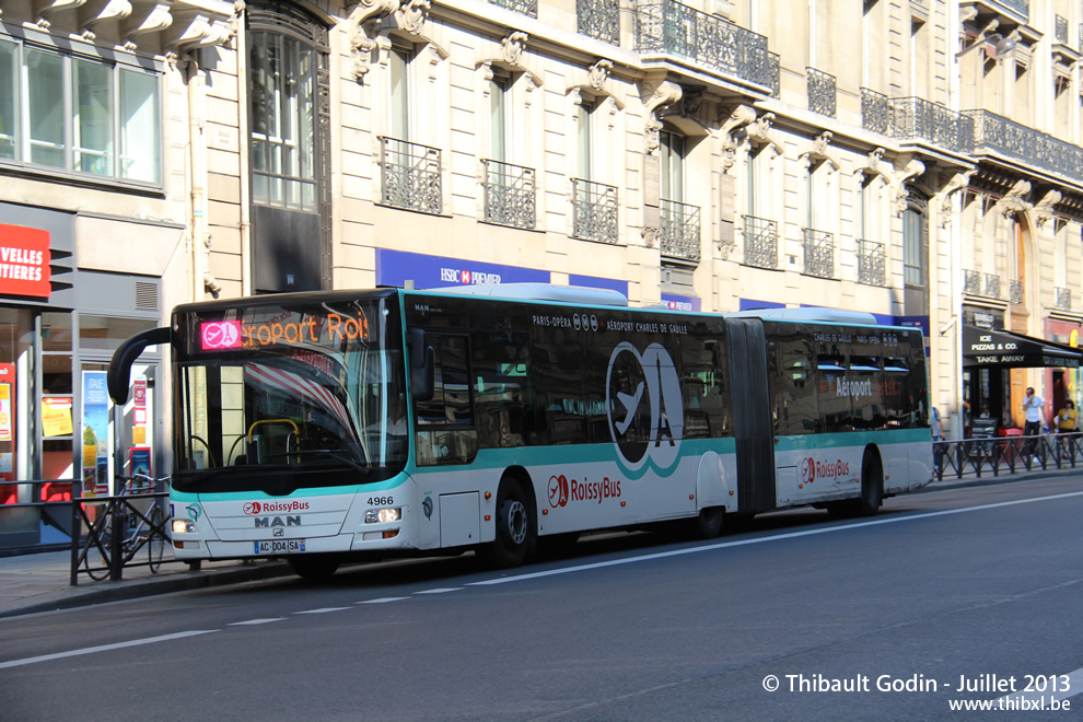 Bus 4966 (AC-004-SA) sur la ligne 352 (Roissybus - RATP) à Auber (Paris)