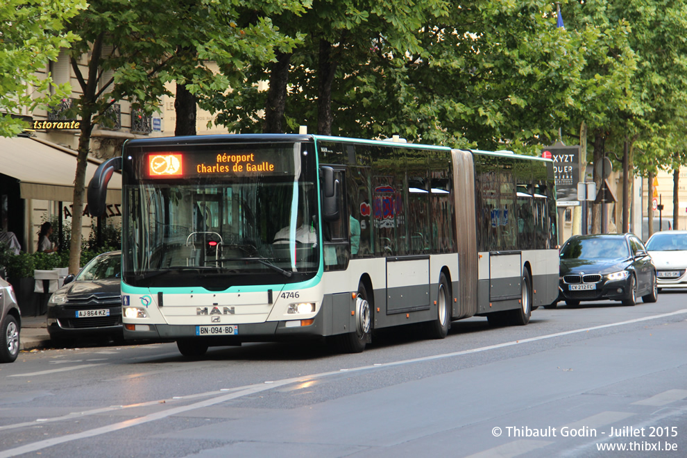 Bus 4746 (BN-094-BD) sur la ligne 352 (Roissybus - RATP) à Malesherbes (Paris)
