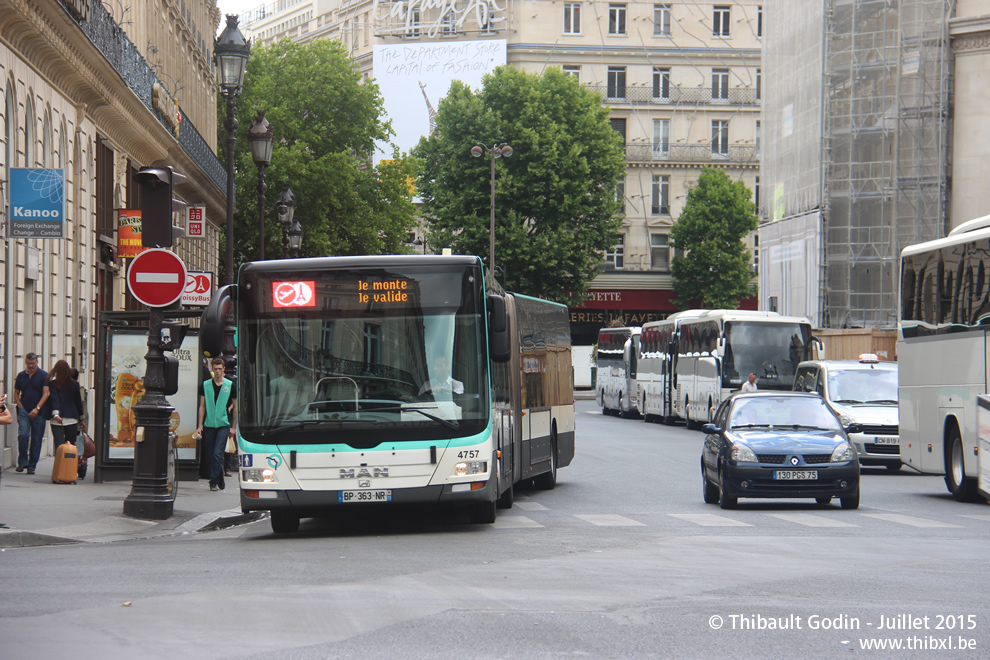 Bus 4757 (BP-363-NR) sur la ligne 352 (Roissybus - RATP) à Opéra (Paris)