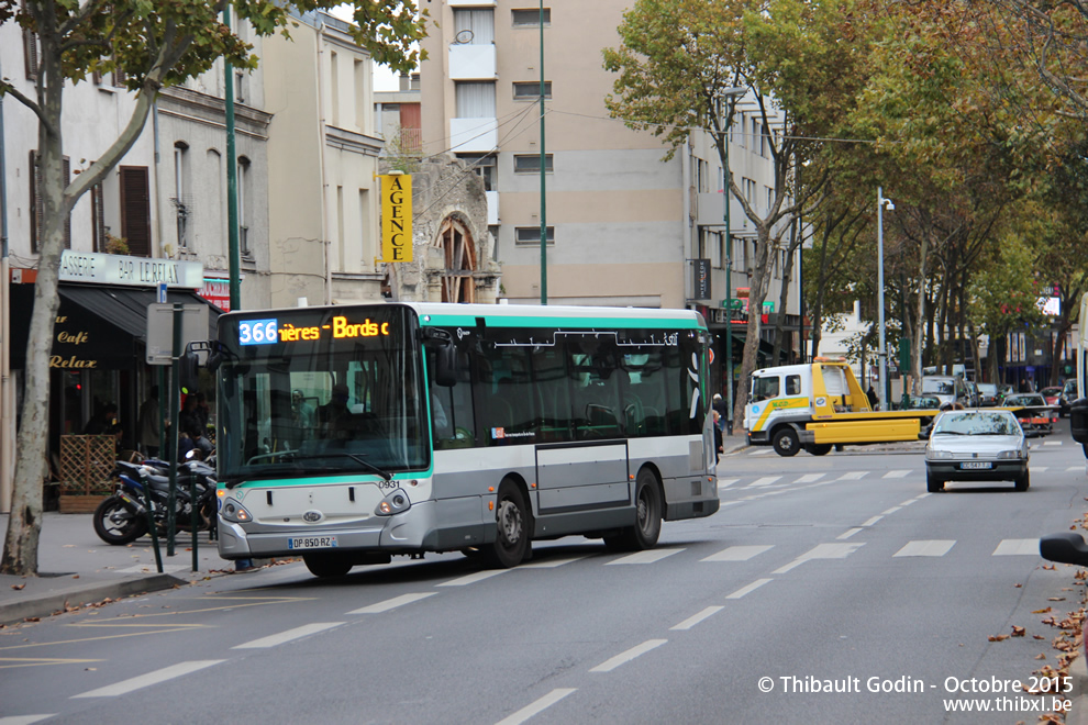 Bus 0931 (DP-850-RZ) sur la ligne 366 (RATP) à Colombes