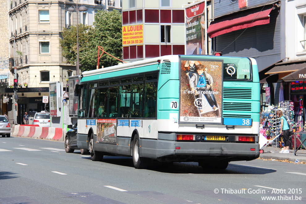 Bus 7416 (905 QBE 75) sur la ligne 38 (RATP) à Porte d'Orléans (Paris)
