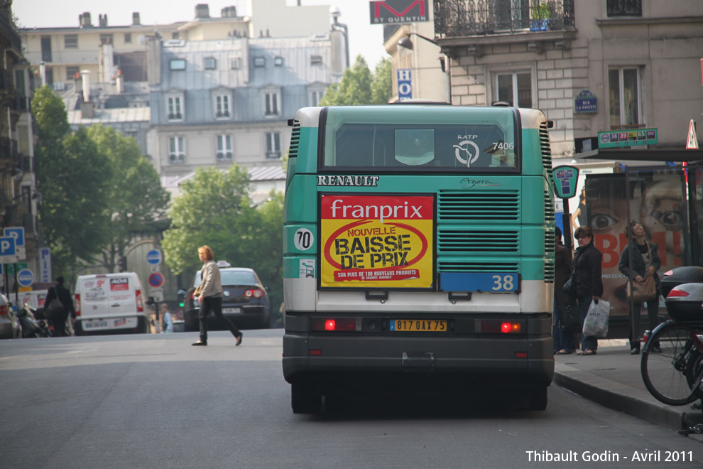 Bus 7406 (817 QAX 75) sur la ligne 38 (RATP) à Gare de l'Est (Paris)