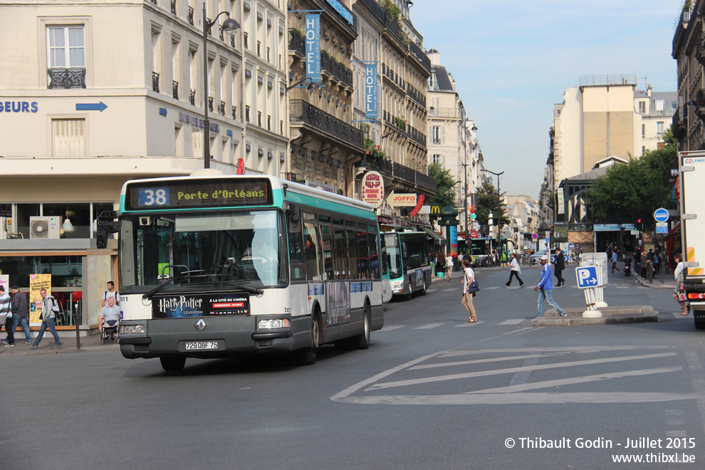 Bus 7411 (729 QBF 75) sur la ligne 38 (RATP) à Gare de l'Est (Paris)