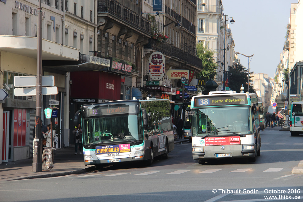 Bus 7422 (734 QAZ 75) sur la ligne 38 (RATP) à Gare de l'Est (Paris)