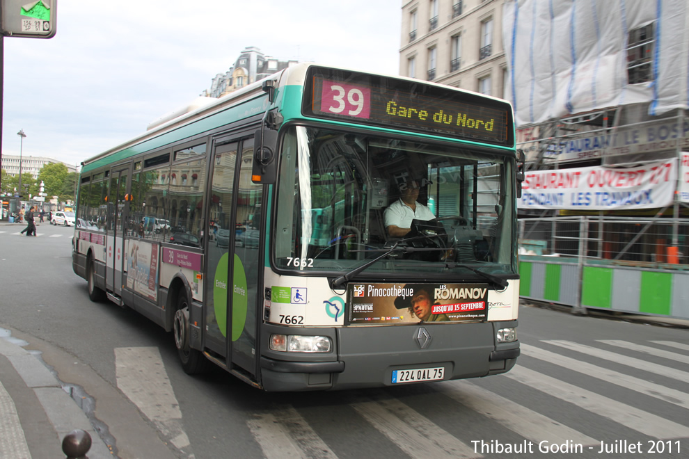 Bus 7662 (224 QAL 75) sur la ligne 39 (RATP) à Gare de l'Est (Paris)