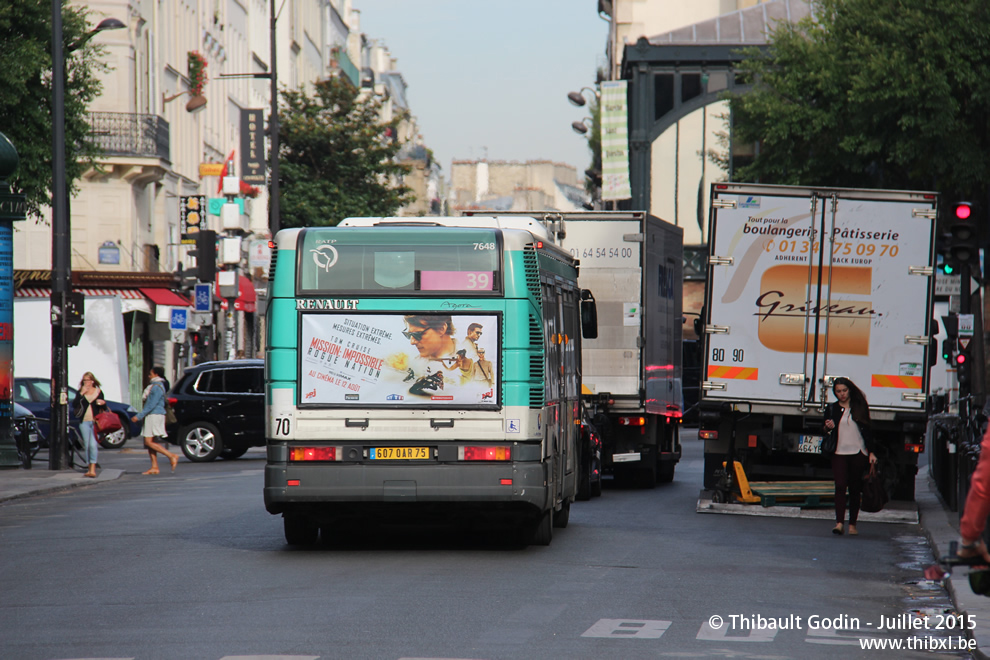 Bus 7648 (607 QAR 75) sur la ligne 39 (RATP) à Gare de l'Est (Paris)