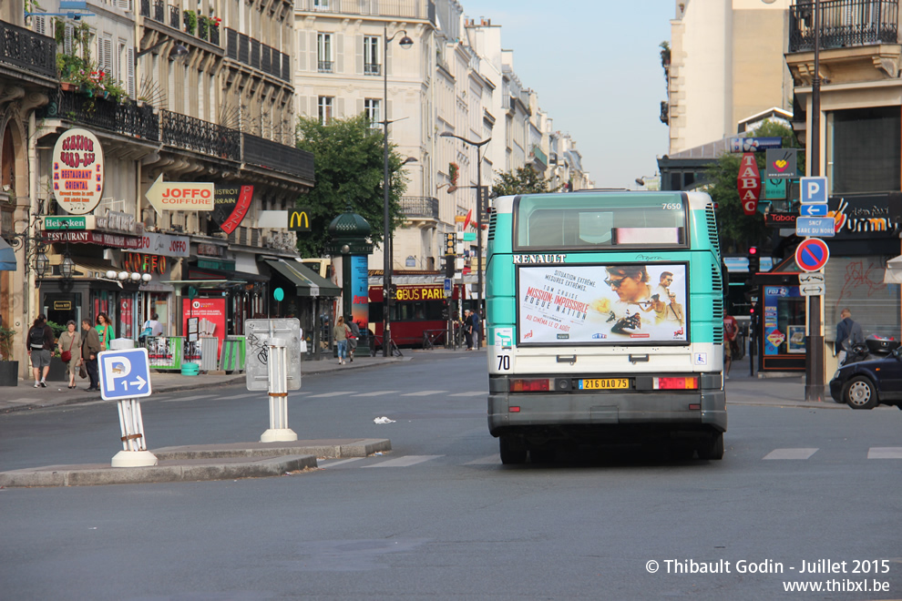 Bus 7650 (216 QAQ 75) sur la ligne 39 (RATP) à Gare de l'Est (Paris)