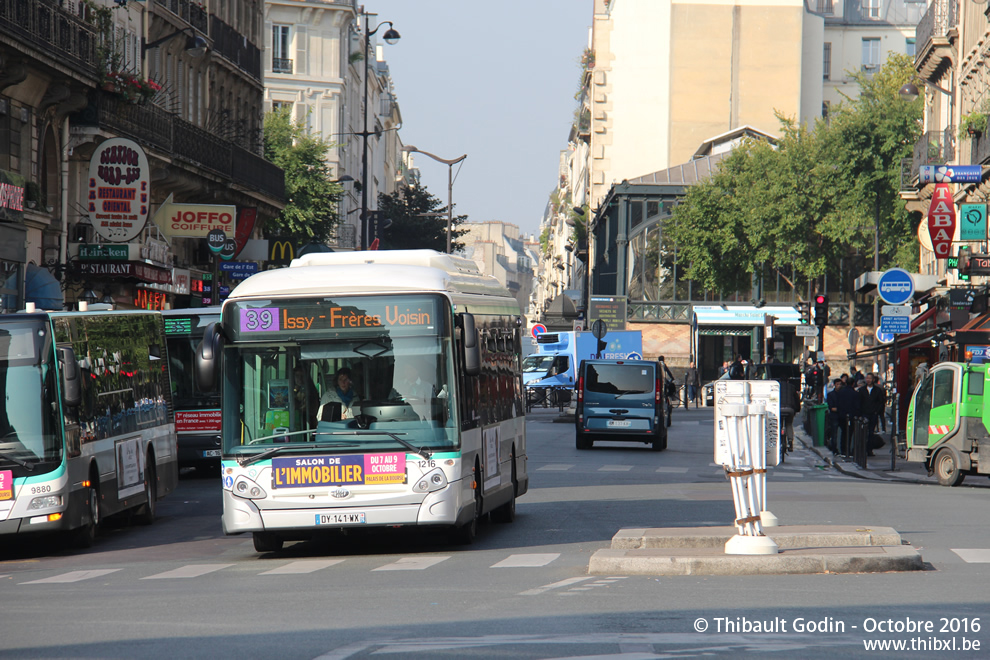 Bus 1216 (DY-141-WX) sur la ligne 39 (RATP) à Gare de l'Est (Paris)
