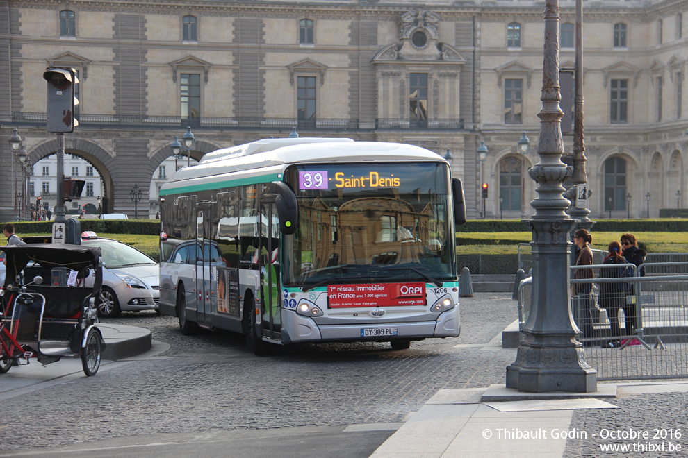 Bus 1206 (DY-309-PL) sur la ligne 39 (RATP) à Musée du Louvre (Paris)