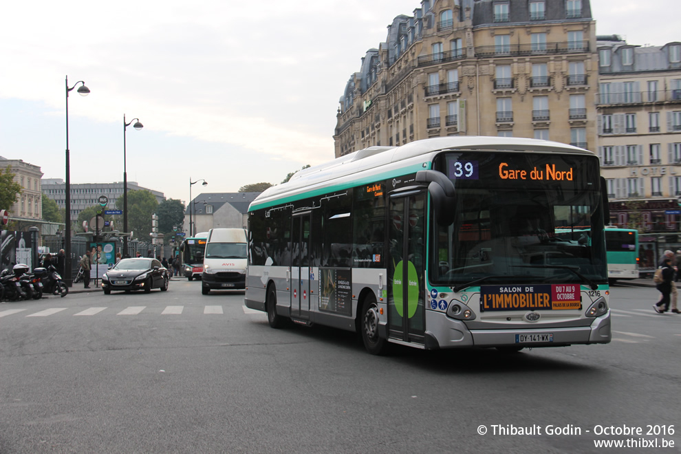 Bus 1216 (DY-141-WX) sur la ligne 39 (RATP) à Gare de l'Est (Paris)