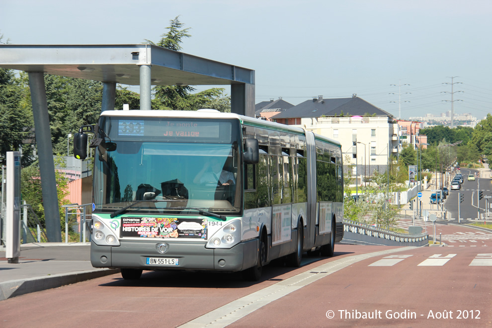 Bus 1944 (BN-551-LS) sur la ligne 393 (RATP) à Créteil