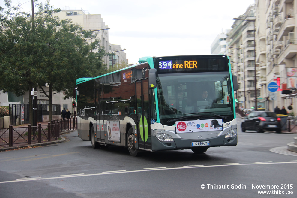 Bus 6794 (DK-970-JY) sur la ligne 394 (RATP) à Issy-les-Moulineaux