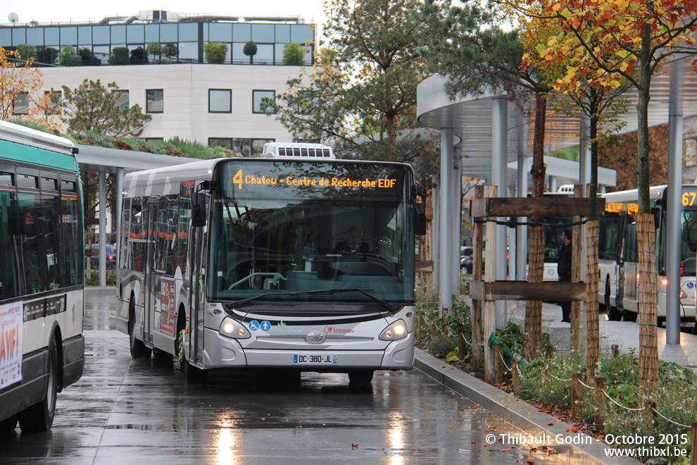 Bus A194 (DC-380-JL) sur la ligne 4 (Bus en Seine) à Rueil-Malmaison