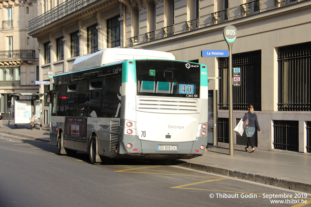 Bus 0811 (DX-909-CV) sur la ligne 40 (RATP) à Le Peletier (Paris)