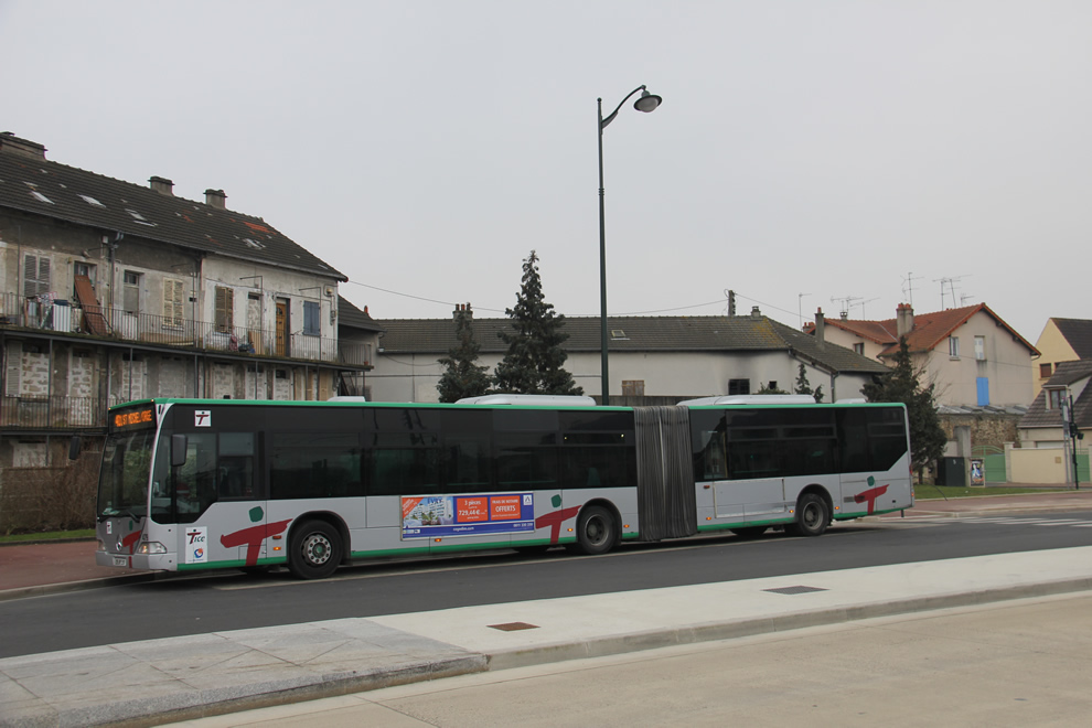 Bus 479 (205 DPZ 91) sur la ligne 401 (TICE) à Corbeil-Essonnes