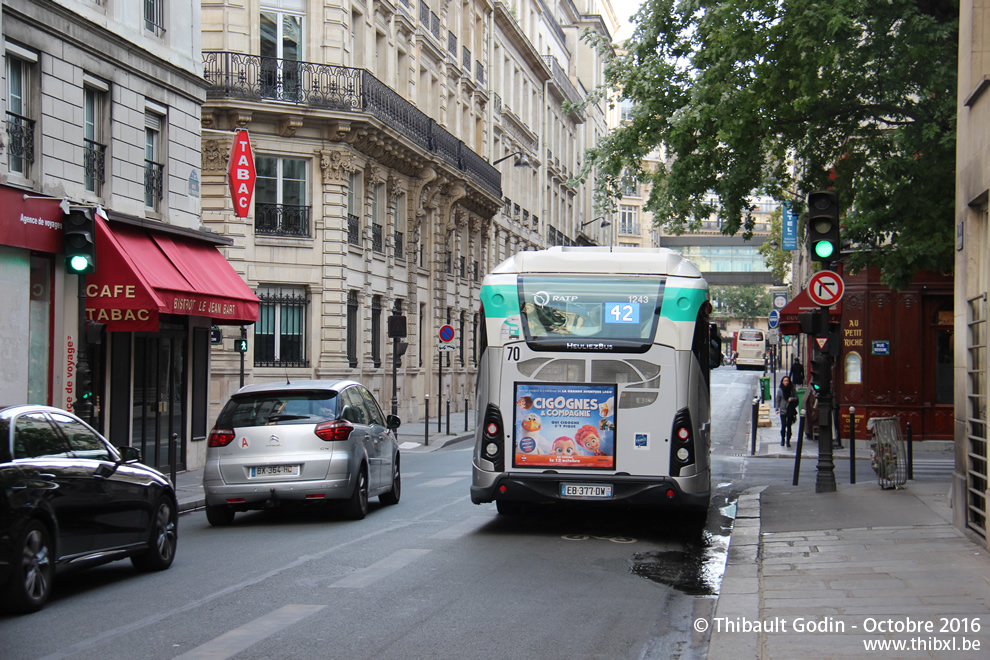 Bus 1243 (EB-377-DW) sur la ligne 42 (RATP) à Le Peletier (Paris)