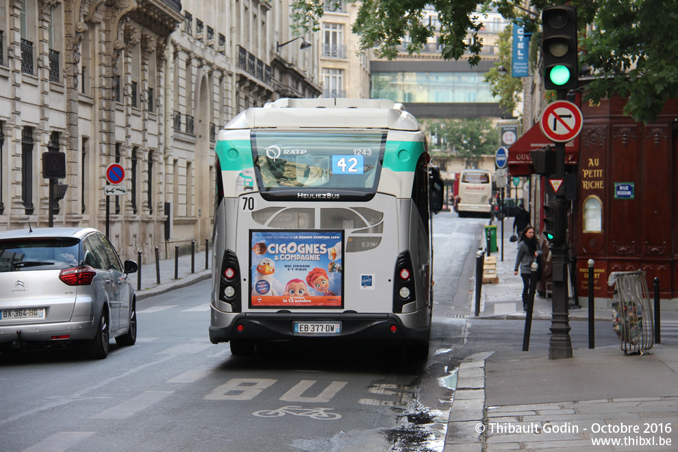 Bus 1243 (EB-377-DW) sur la ligne 42 (RATP) à Le Peletier (Paris)