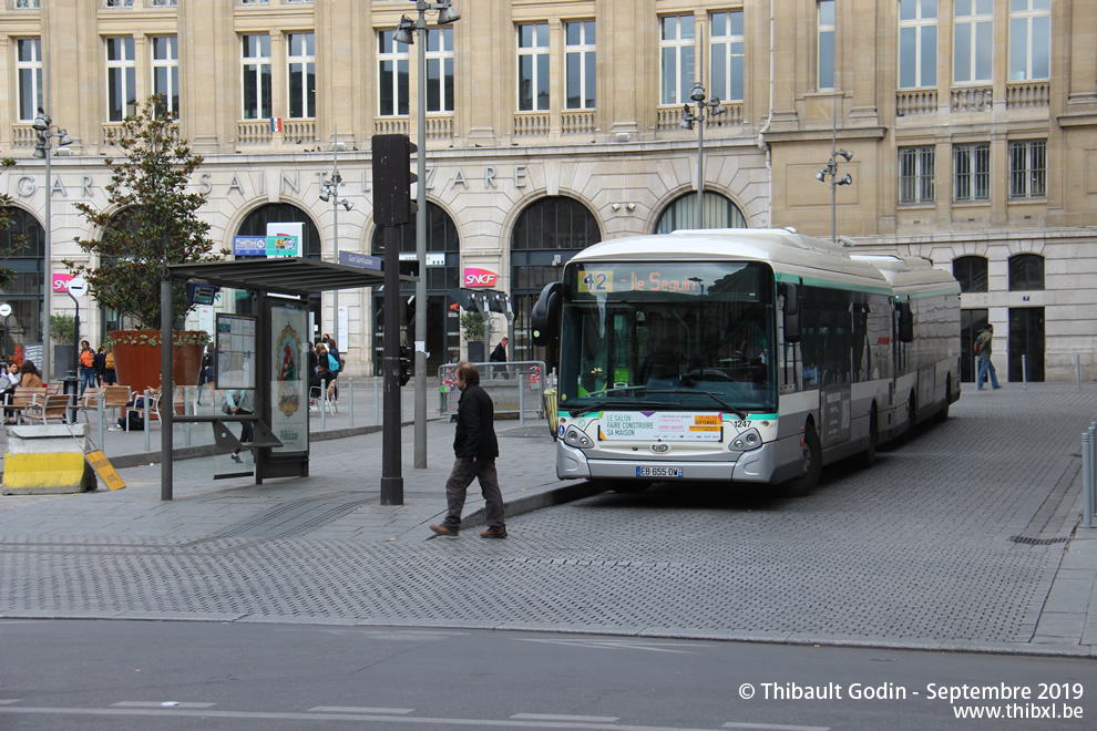 Bus 1247 (EB-655-DW) sur la ligne 42 (RATP) à Gare Saint-Lazare (Paris)