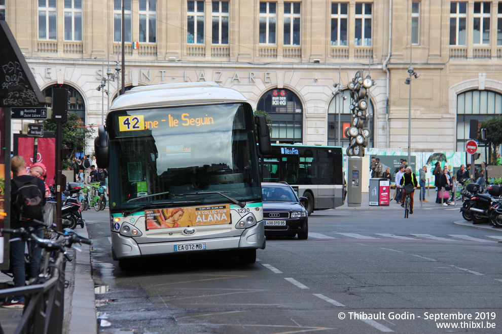 Bus 1230 (EA-072-MB) sur la ligne 42 (RATP) à Gare Saint-Lazare (Paris)