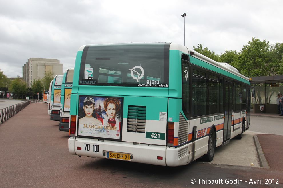 Bus 91613 (526 DHF 91) sur la ligne 421 (CEAT) à Torcy