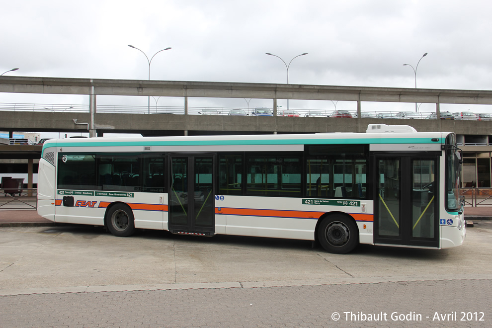Bus 94591 (BX-895-XF) sur la ligne 421 (CEAT) à Torcy