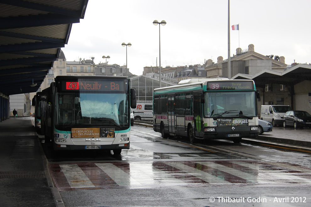 Bus 4685 (AC-055-ZM) sur la ligne 43 (RATP) à Gare du Nord (Paris)
