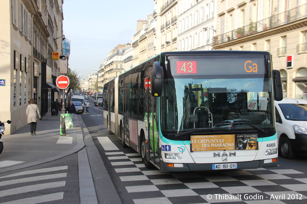 Bus 4669 (AC-151-GY) sur la ligne 43 (RATP) à Poissonnière (Paris)