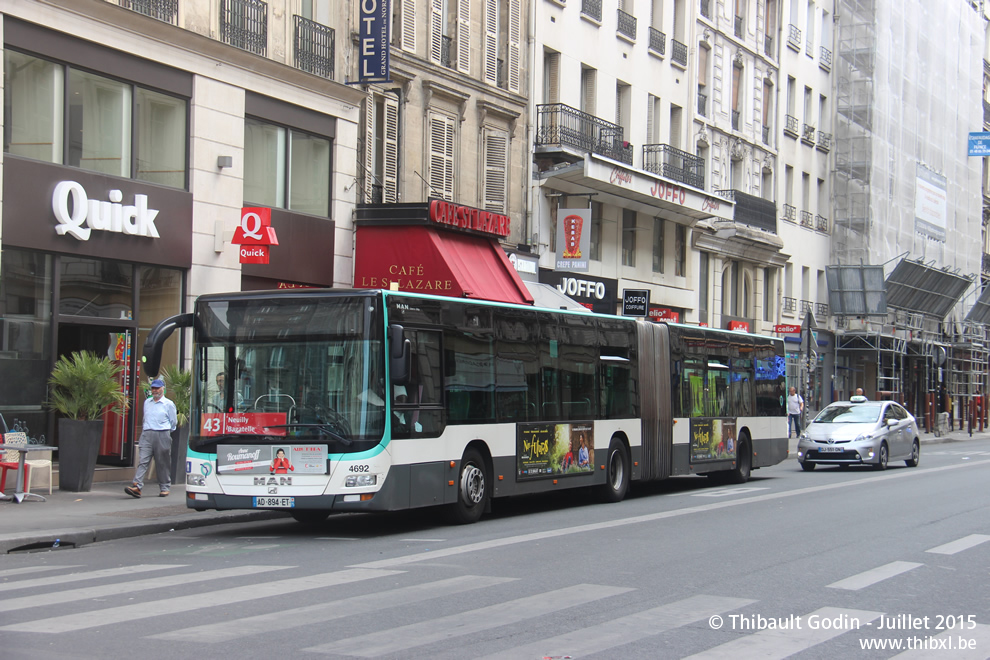 Bus 4692 (AD-894-ET) sur la ligne 43 (RATP) à Gare Saint-Lazare (Paris)