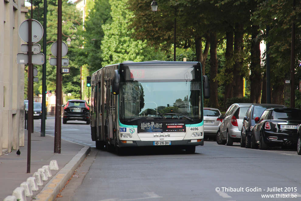 Bus 4696 (AD-215-XH) sur la ligne 43 (RATP) à Neuilly-sur-Seine