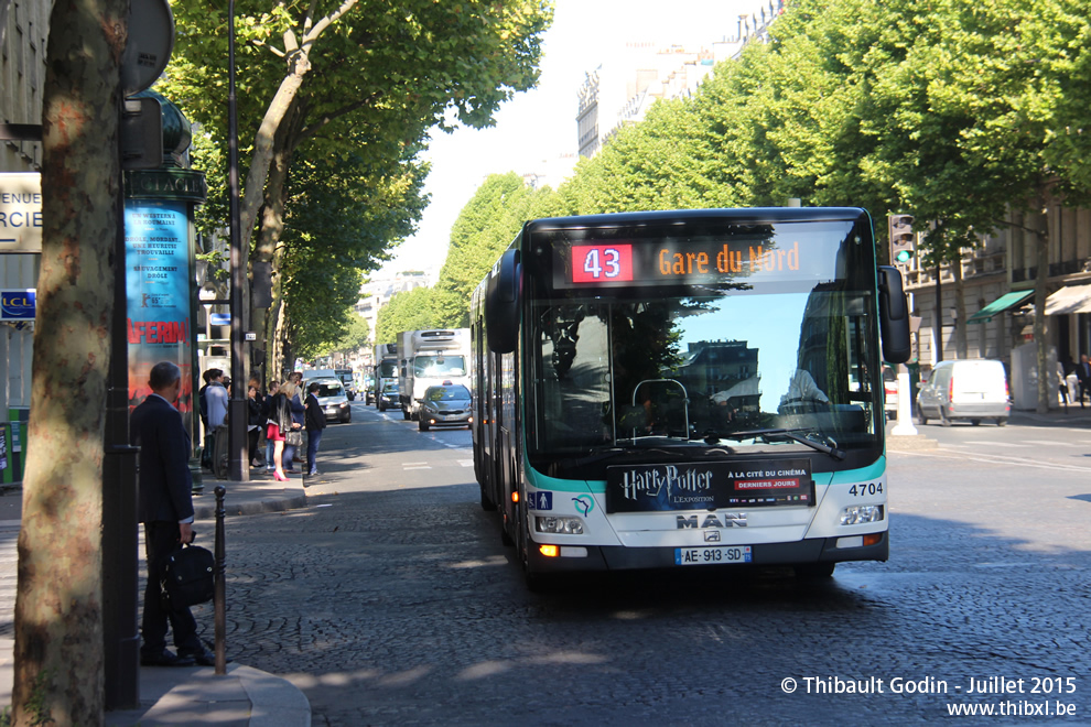 Bus 4704 (AE-913-SD) sur la ligne 43 (RATP) à Haussmann (Paris)