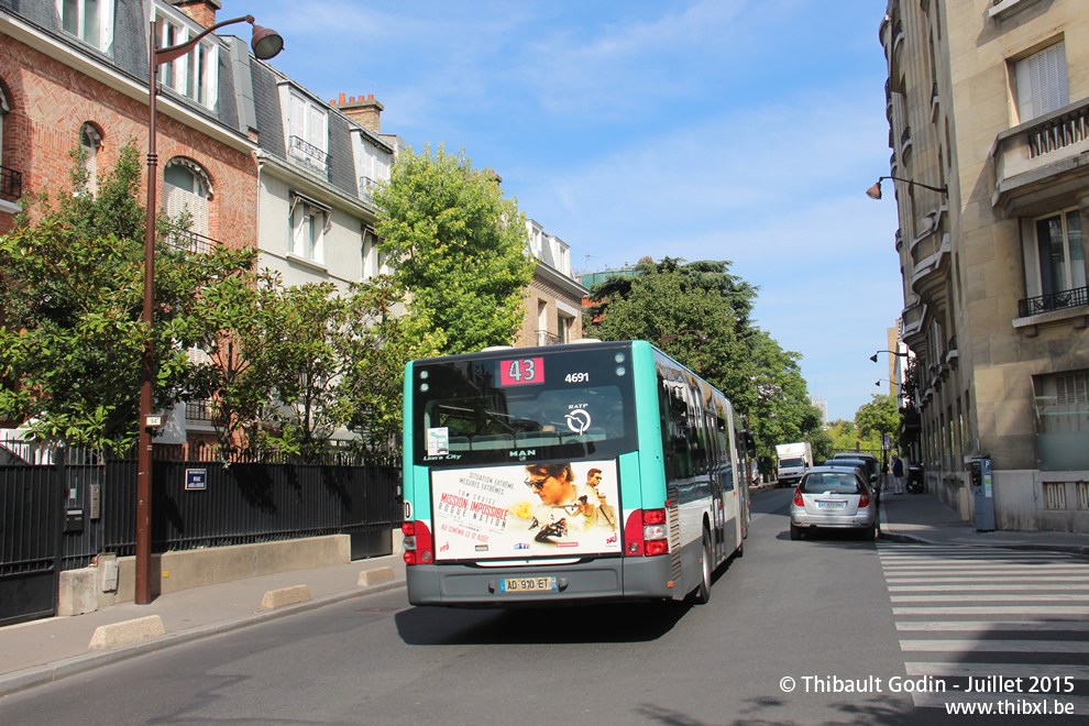 Bus 4691 (AD-910-ET) sur la ligne 43 (RATP) à Neuilly-sur-Seine