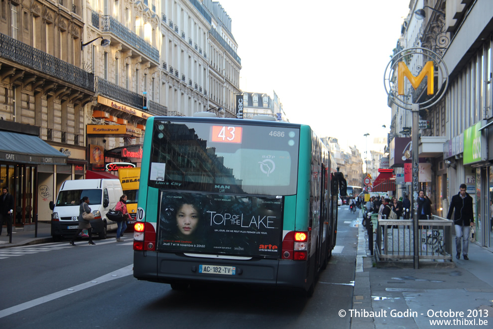 Bus 4686 (AC-182-TV) sur la ligne 43 (RATP) à Gare Saint-Lazare (Paris)