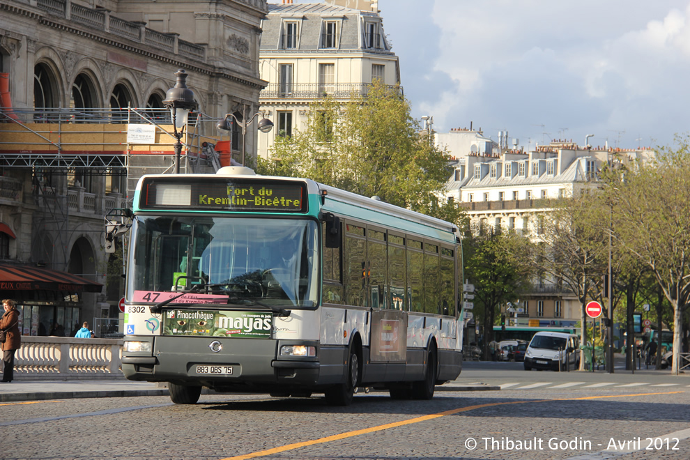 Bus 8302 (883 QBS 75) sur la ligne 47 (RATP) à Châtelet (Paris)