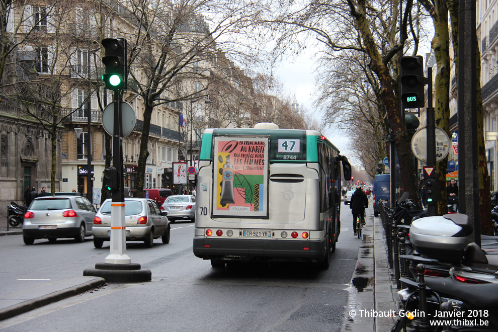 Bus 8744 (CR-921-YH) sur la ligne 47 (RATP) à Étienne Marcel (Paris)