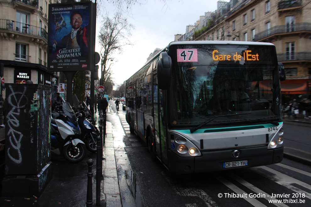 Bus 8744 (CR-921-YH) sur la ligne 47 (RATP) à Étienne Marcel (Paris)