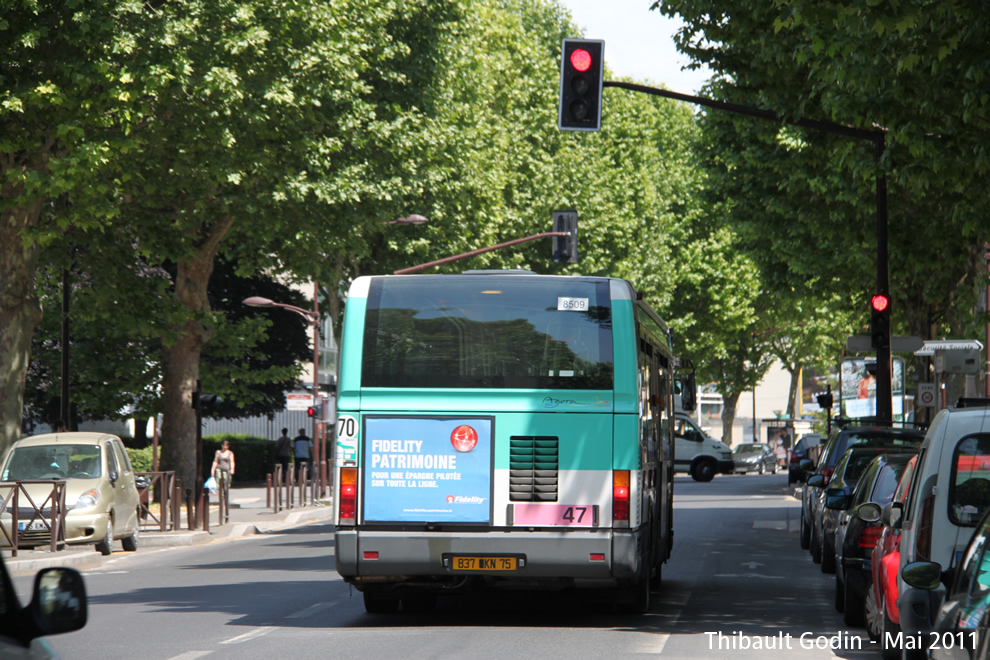 Bus 8509 (837 QKN 75) sur la ligne 47 (RATP) au Kremlin-Bicêtre