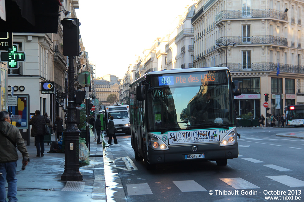 Bus 5187 (BE-542-AF) sur la ligne 48 (RATP) à Cadet (Paris)