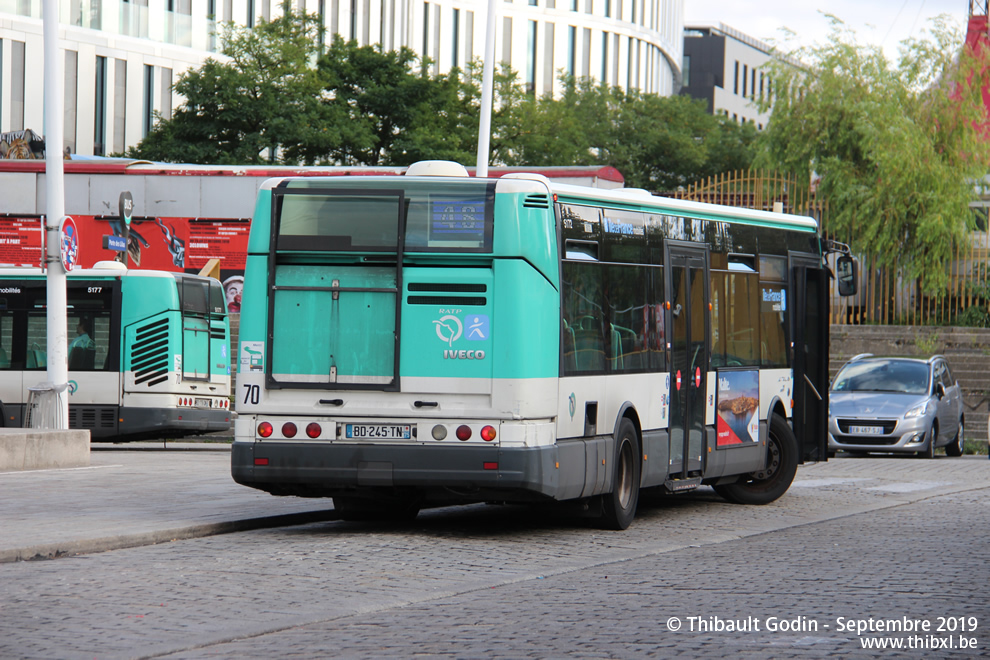 Bus 5172 (BD-245-TN) sur la ligne 48 (RATP) à Porte des Lilas (Paris)