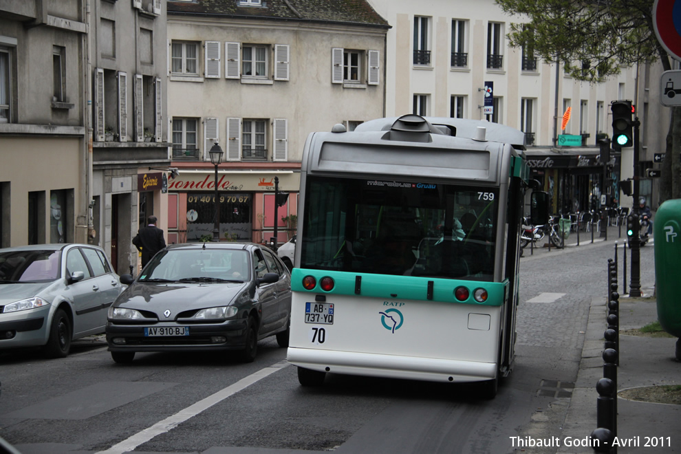 Bus 759 (AB-737-YQ) sur la ligne 501 (Traverse Charonne - RATP) à Orteaux (Paris)