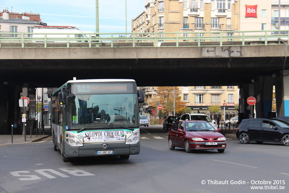 Bus 3724 (AG-687-XF) sur la ligne 54 (RATP) à Porte de Clichy (Paris)