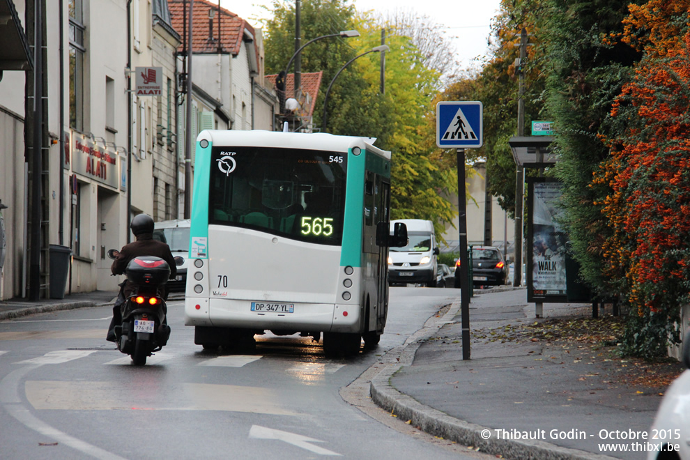 Bus 545 (DP-347-YL) sur la ligne 565 (RATP) à Rueil-Malmaison