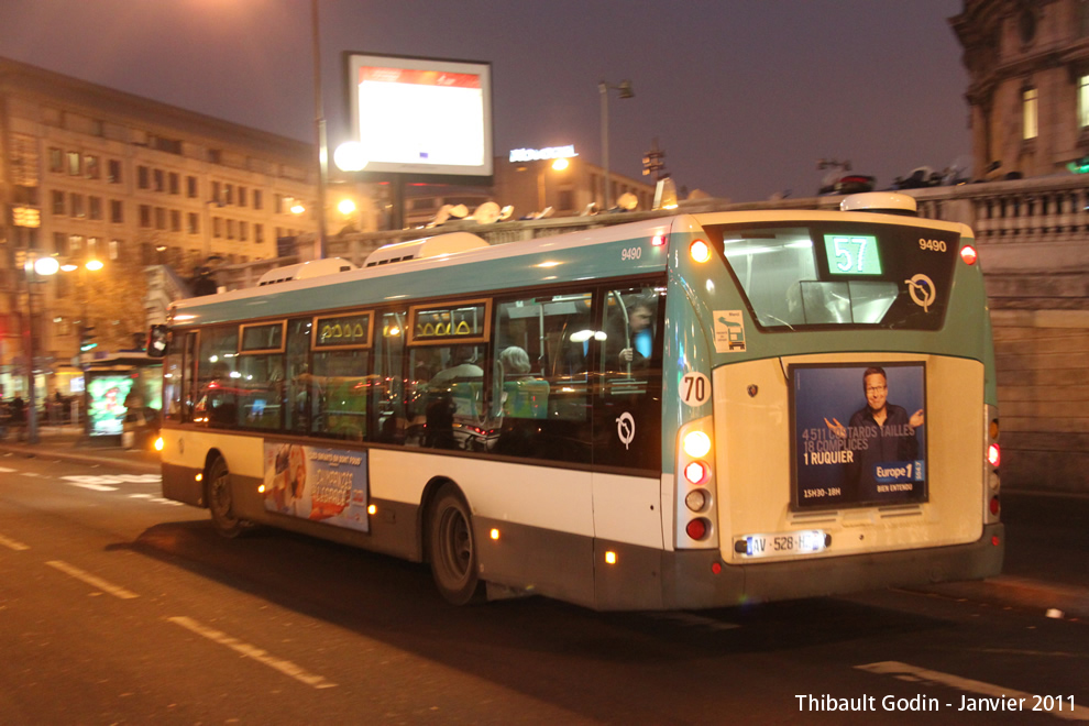 Bus 9490 (AV-528-HZ) sur la ligne 57 (RATP) à Gare de Lyon (Paris)
