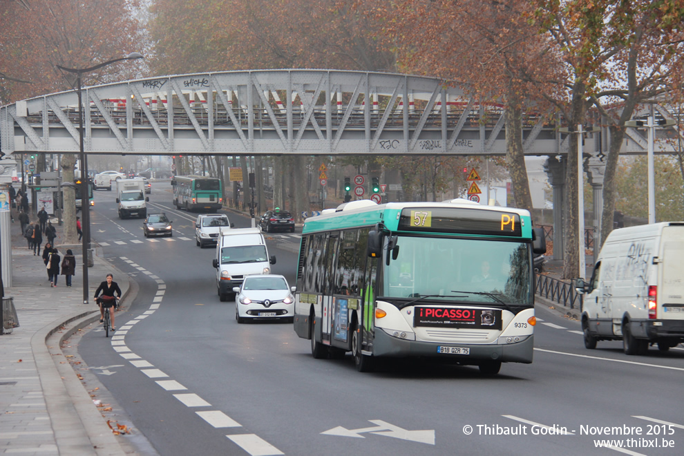 Bus 9373 (818 QZR 75) sur la ligne 57 (RATP) à Gare d'Austerlitz (Paris)