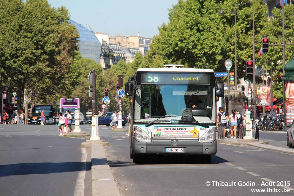 Bus 3090 (536 QWC 75) sur la ligne 58 (RATP) à Montparnasse – Bienvenüe (Paris)